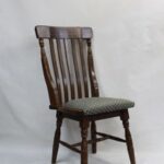 木製の椅子に布地を張る