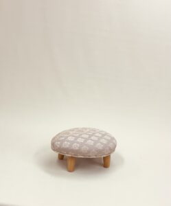 北欧風たまごスツールイスハウス